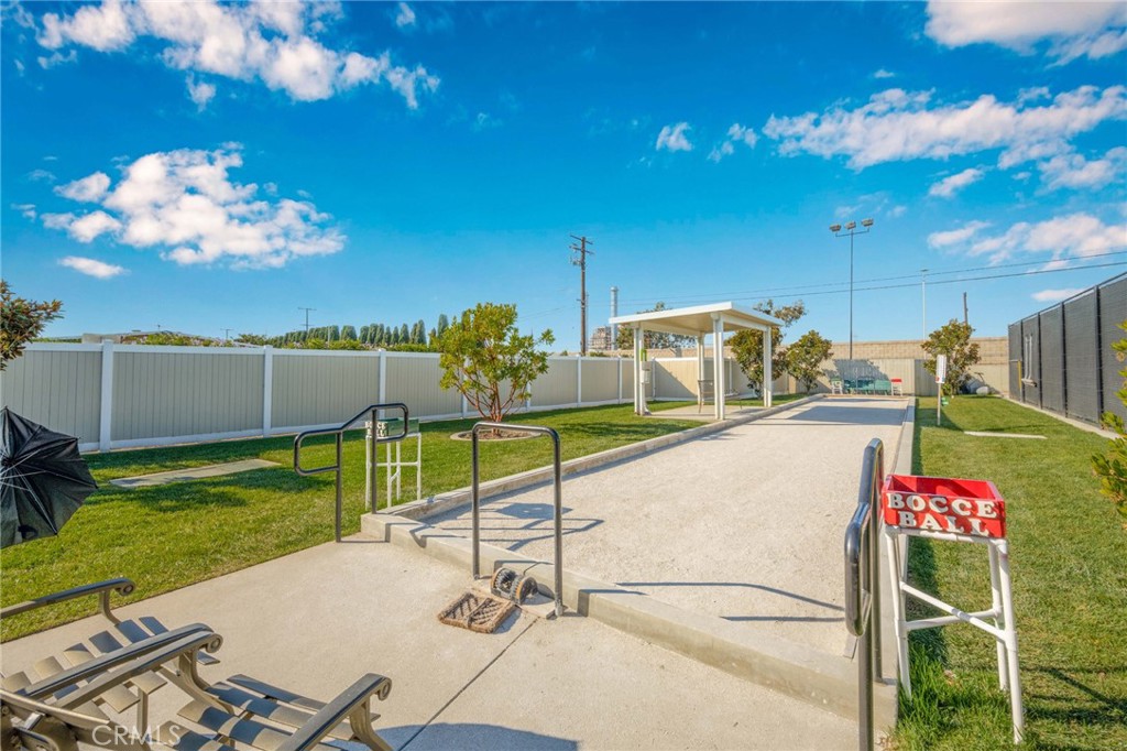 1301 Skokie Road NE 27H