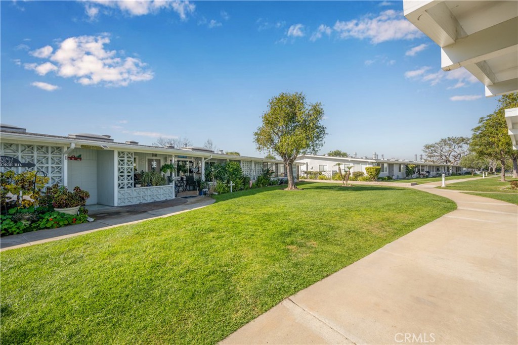 1301 Skokie Road NE 27H