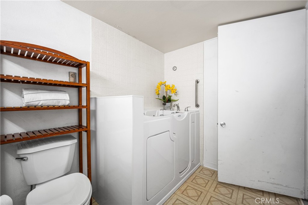 1502 Golden Rain Road 46J