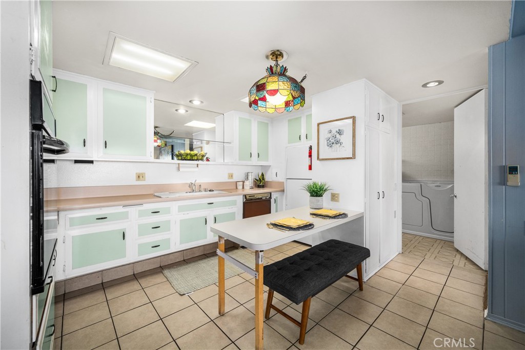 1502 Golden Rain Road 46J