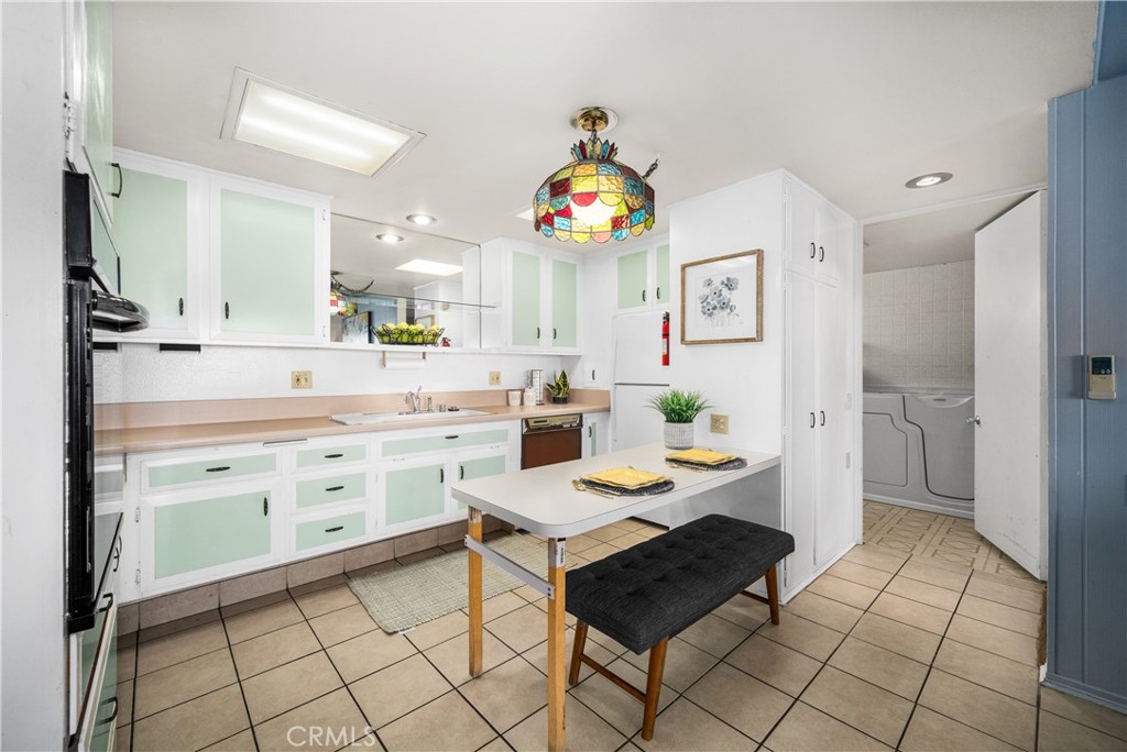 1502 Golden Rain Road 46J