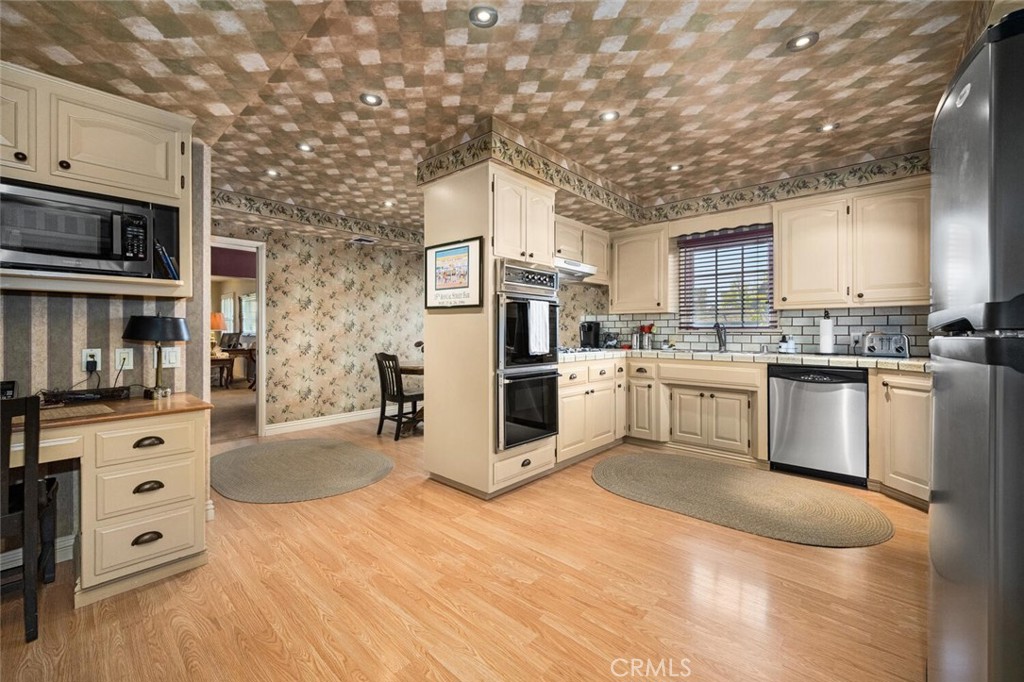 10253 Hopeland