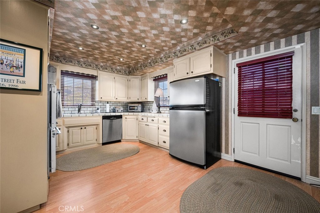 10253 Hopeland