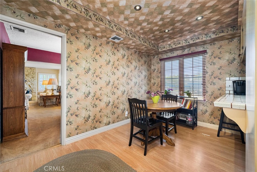 10253 Hopeland