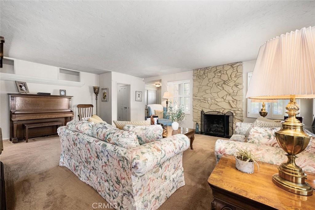 10253 Hopeland