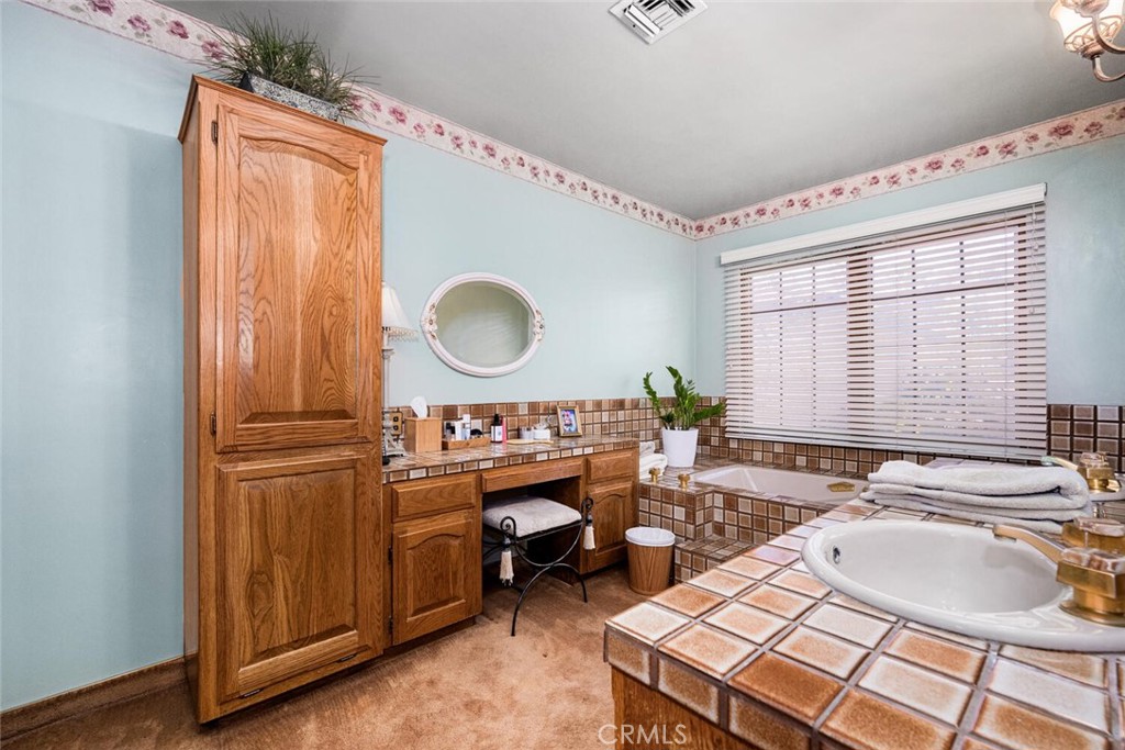 10253 Hopeland
