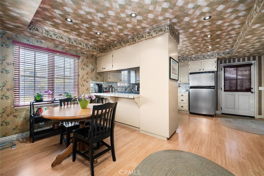 10253 Hopeland