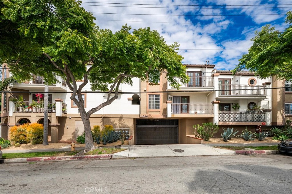 1030 Loma Avenue 107