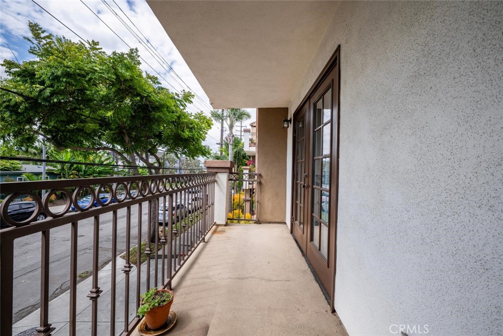 1030 Loma Avenue 107