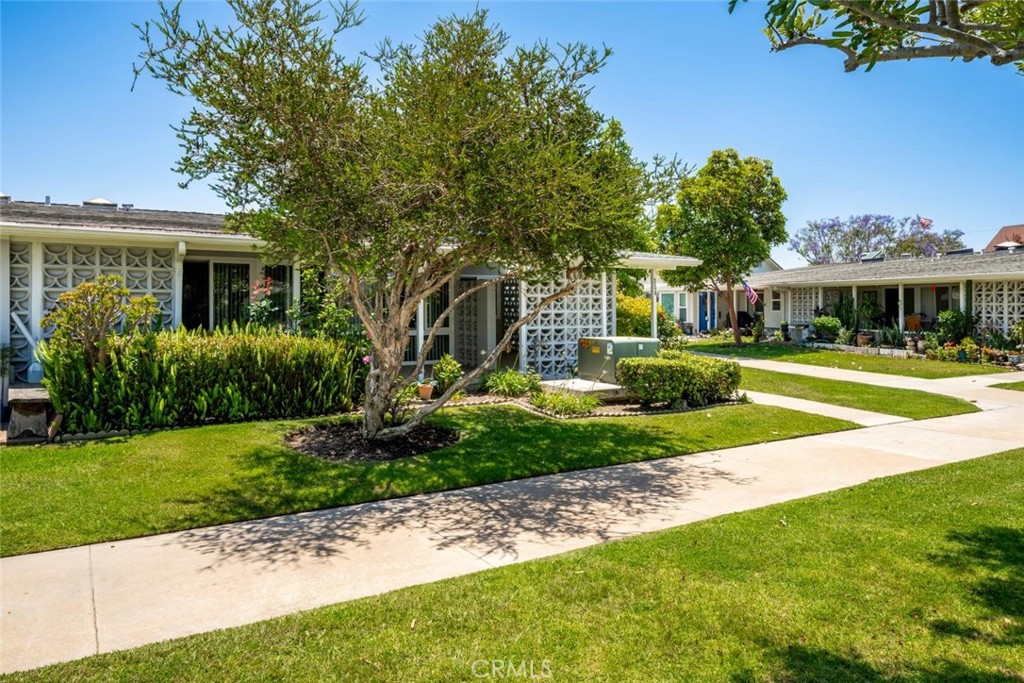 13641 Alderwood Lane 35G