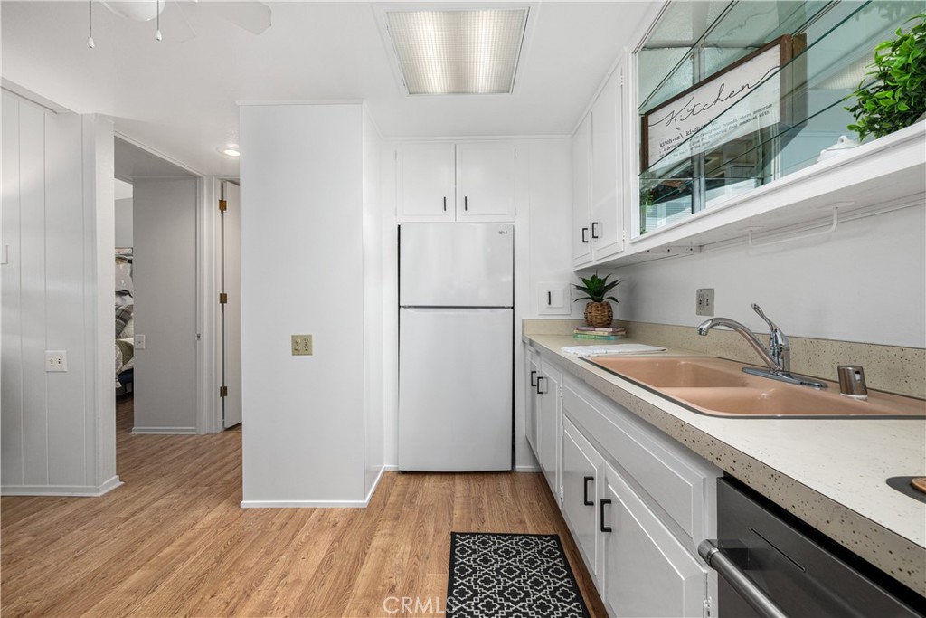 1562 Golden Rain Road NE 44G