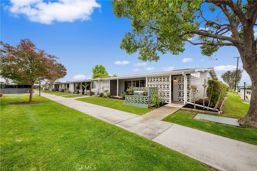 1562 Golden Rain Road NE 44G