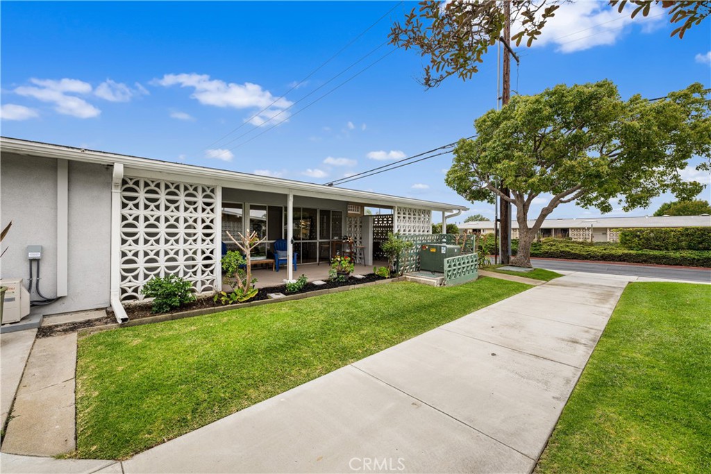 1562 Golden Rain Road NE 44G