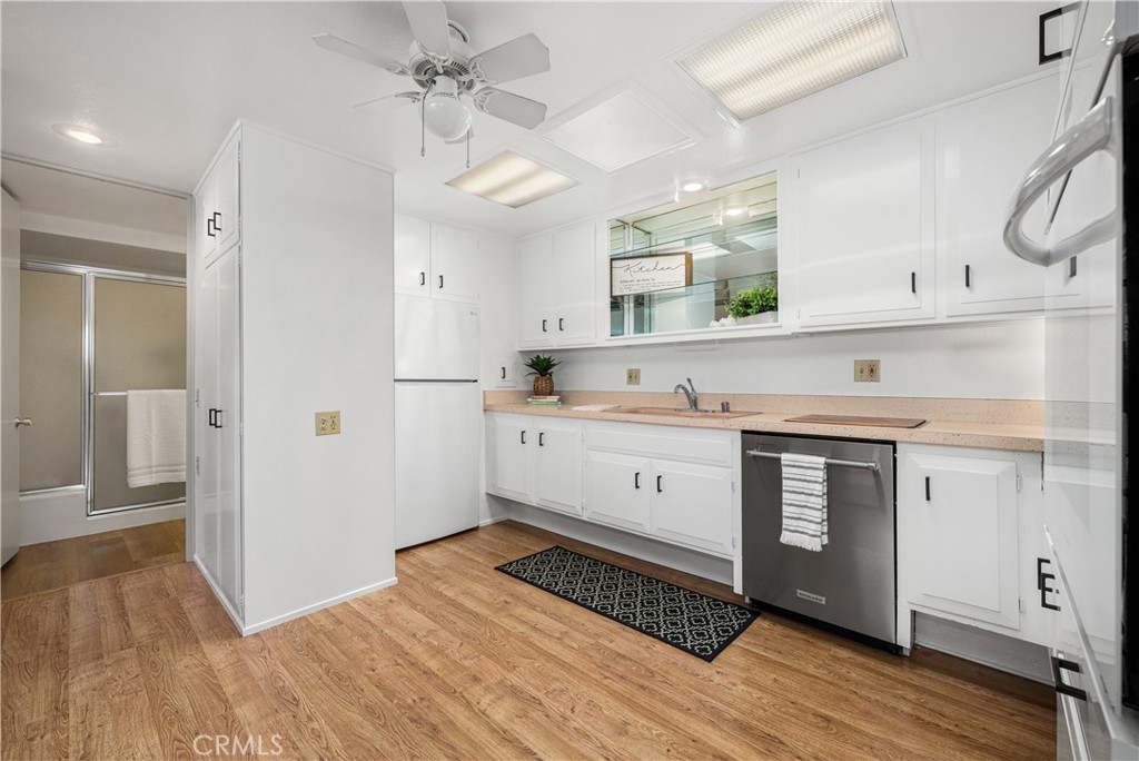 1562 Golden Rain Road NE 44G