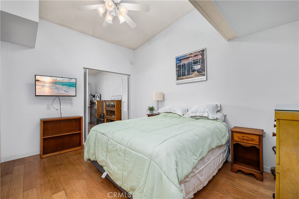 1522 Merion Way E 33J