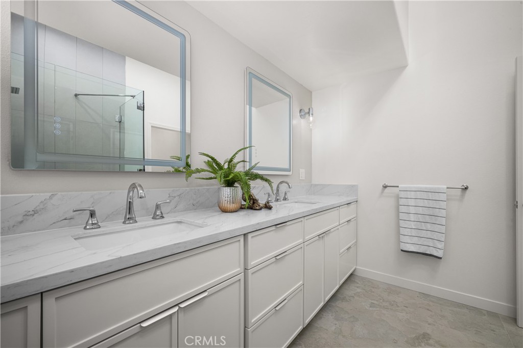 1080 Brookline Road 213B