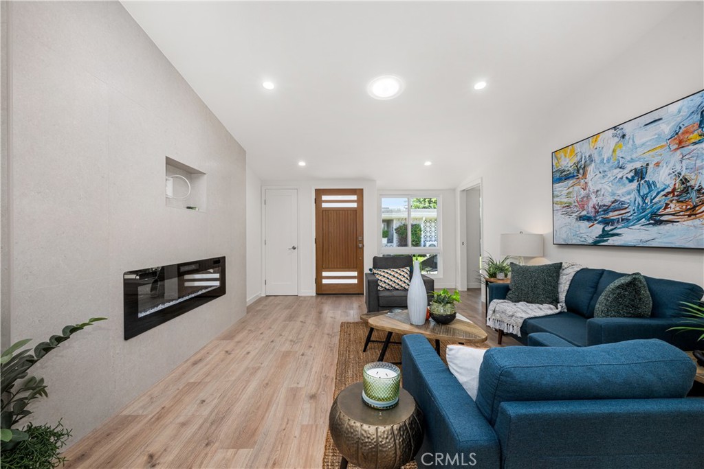 1080 Brookline Road 213B