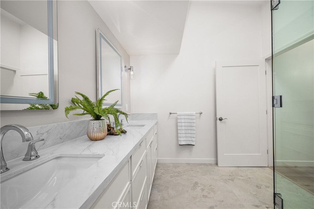 1080 Brookline Road 213B