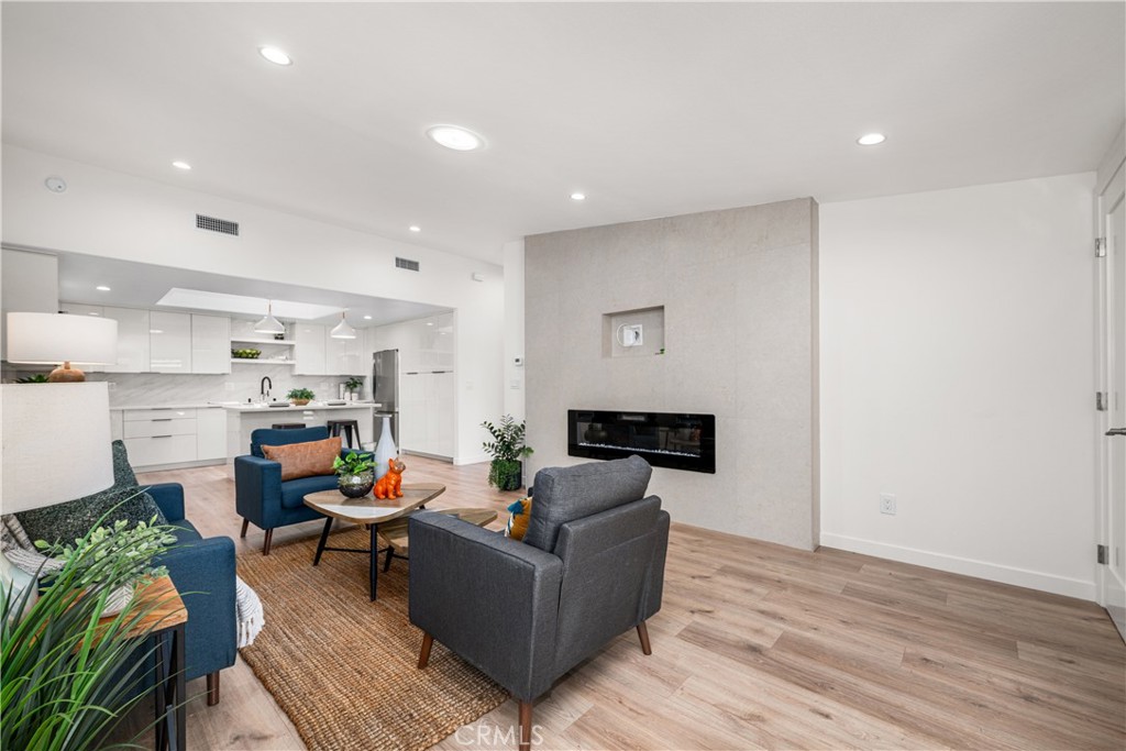1080 Brookline Road 213B