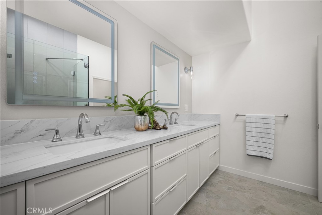 1080 Brookline Road 213B