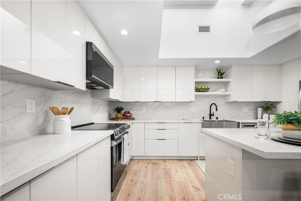 1080 Brookline Road 213B