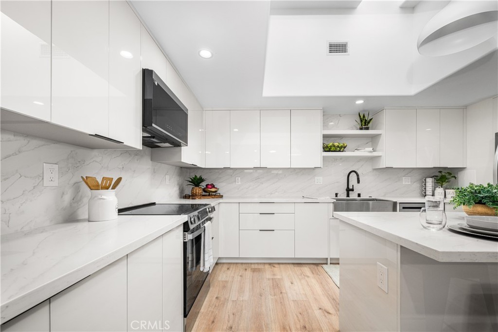 1080 Brookline Road 213B