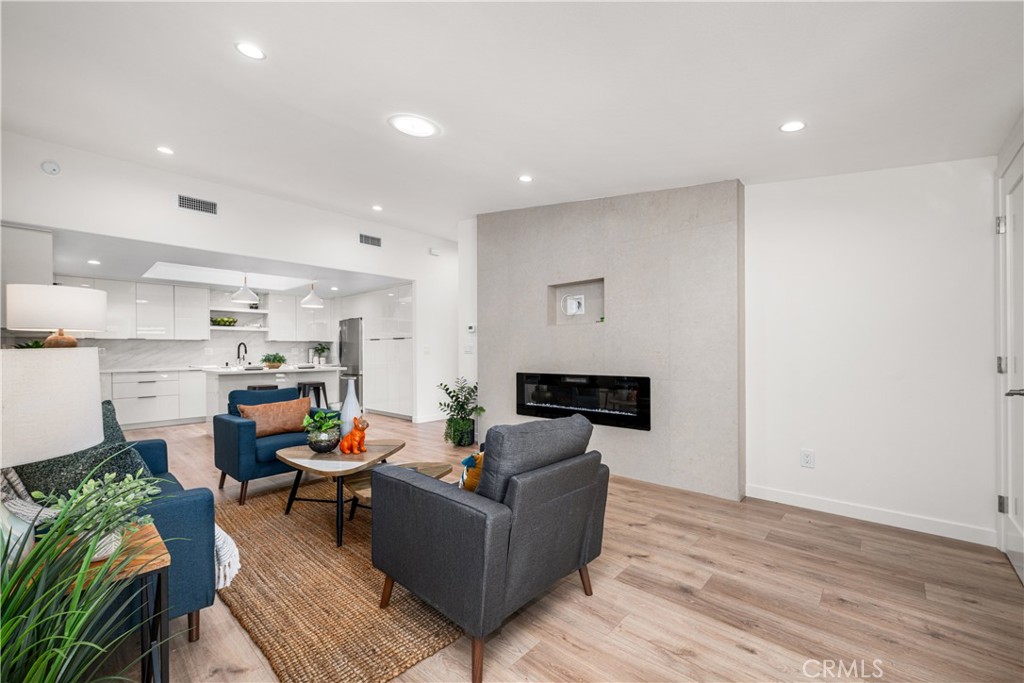 1080 Brookline Road 213B