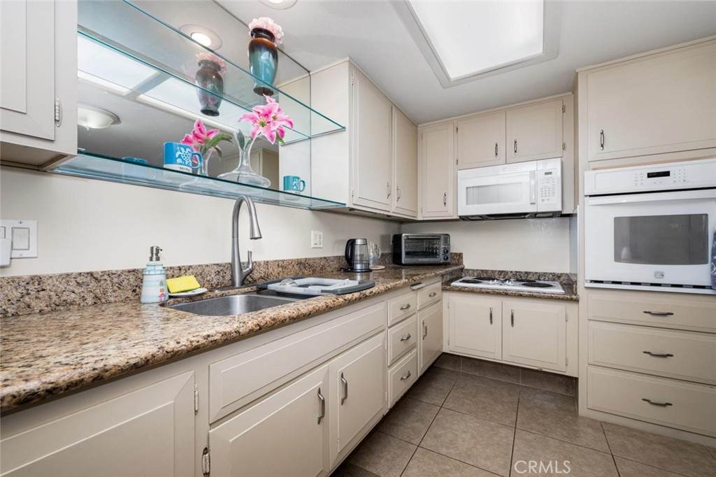 1641 Monterey Rd M2-18A