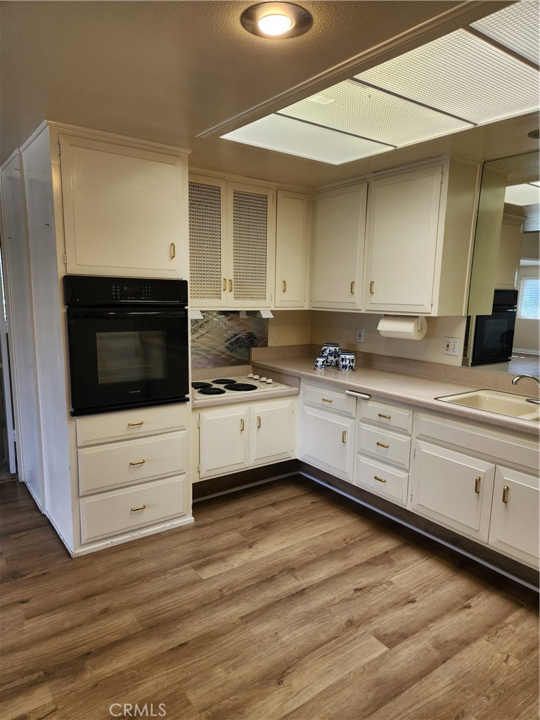 1562 36 F. Merion Way 36 F