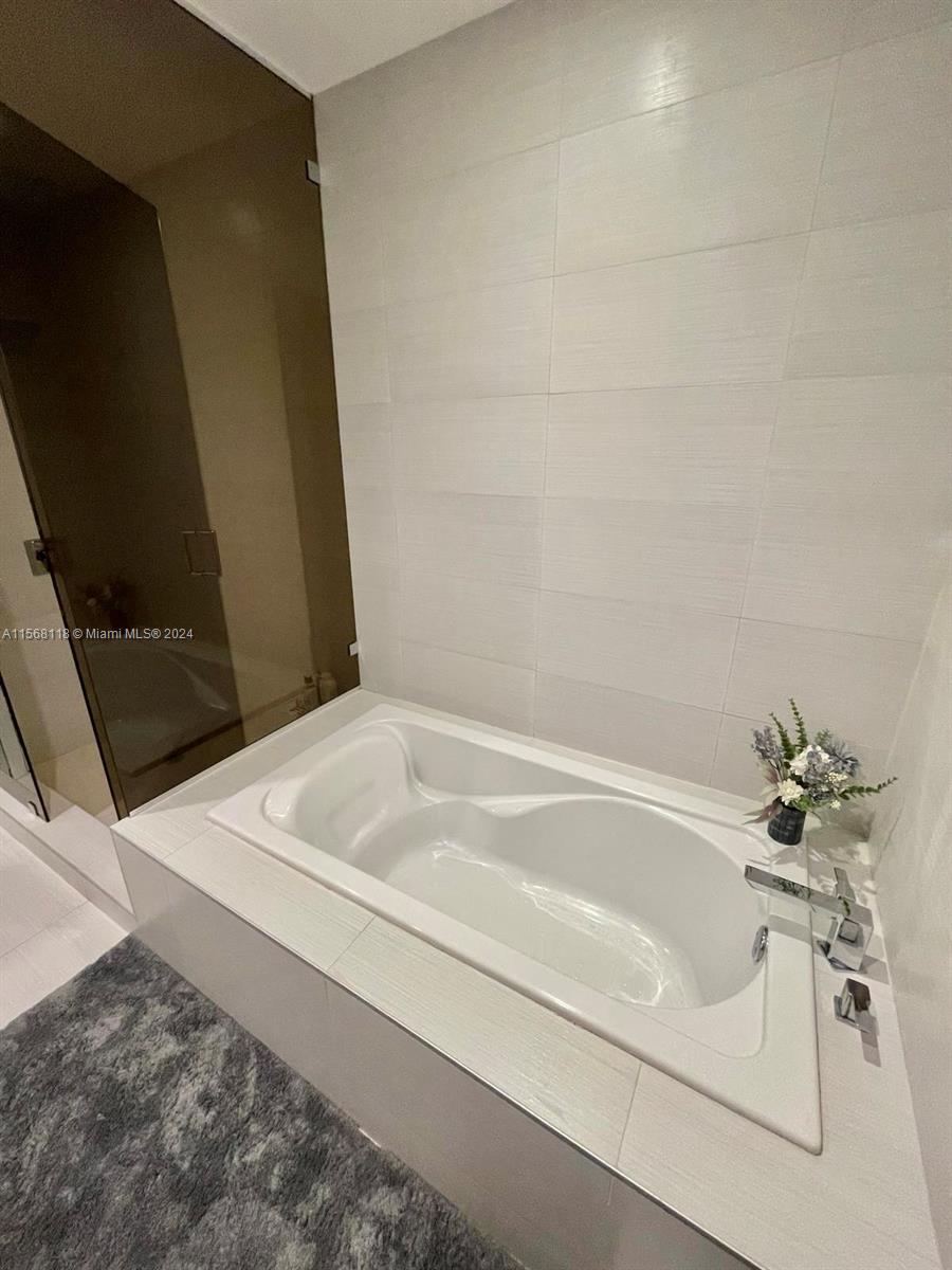 1010 SW 2nd Ave Unit: PH02