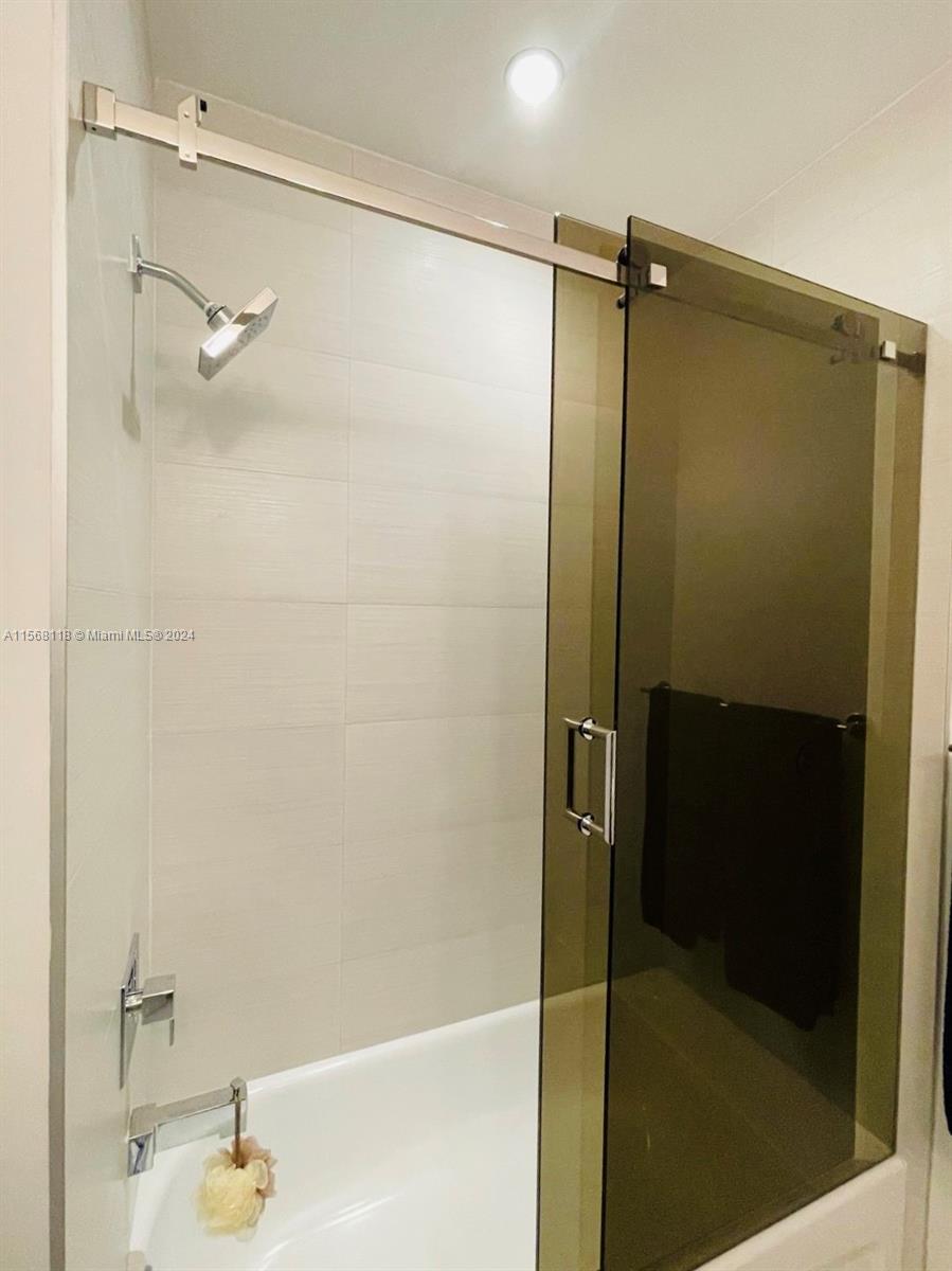 1010 SW 2nd Ave Unit: PH02