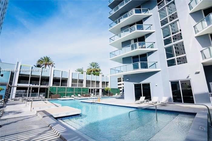 1010 SW 2nd Ave Unit: PH02