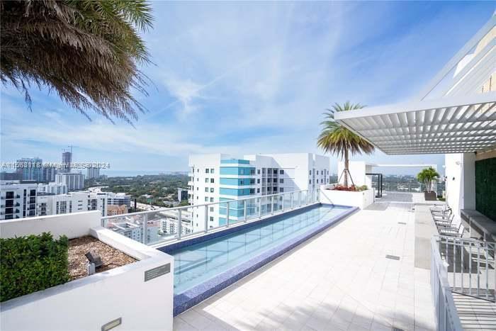 1010 SW 2nd Ave Unit: PH02