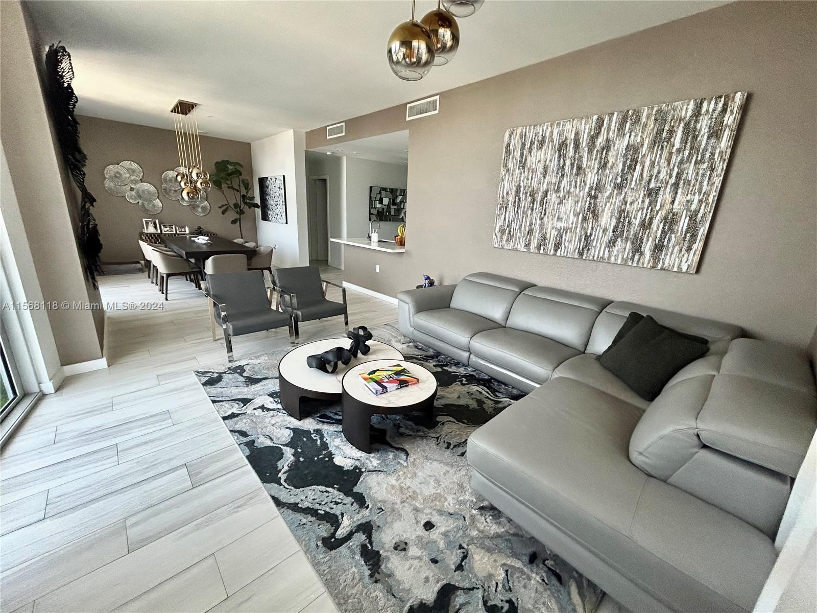 1010 SW 2nd Ave Unit: PH02