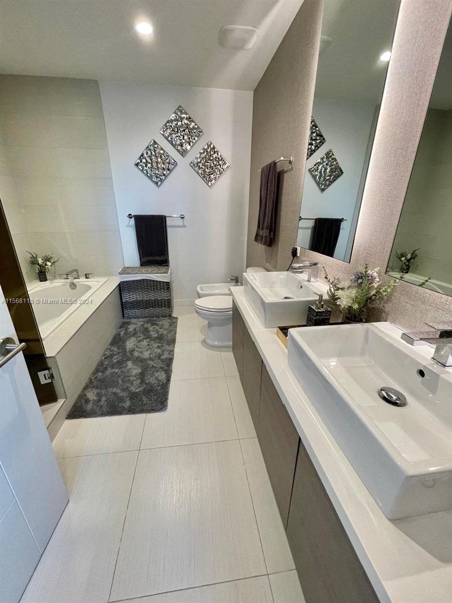 1010 SW 2nd Ave Unit: PH02