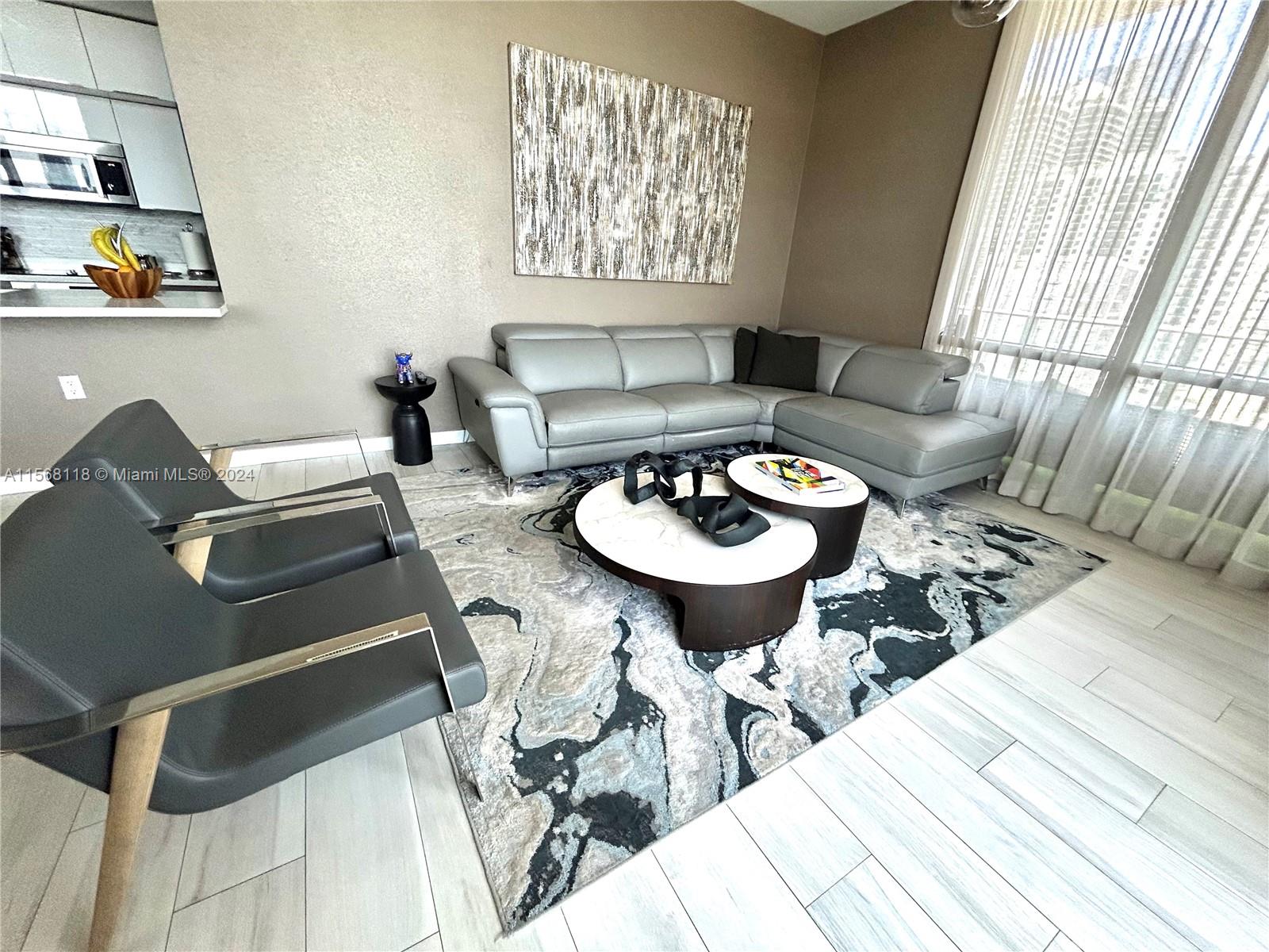1010 SW 2nd Ave Unit: PH02