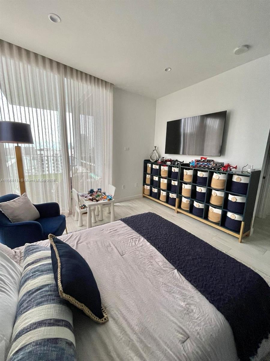1010 SW 2nd Ave Unit: PH02