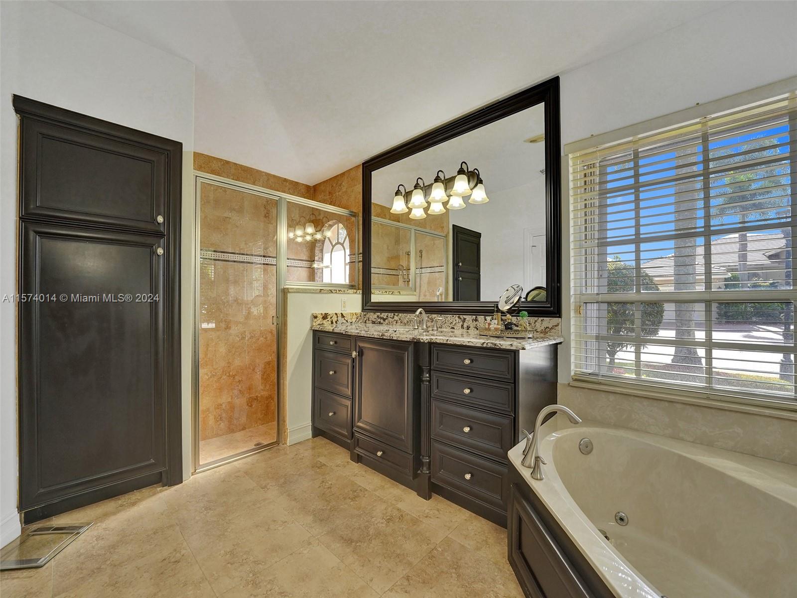 2523 Golf View Dr