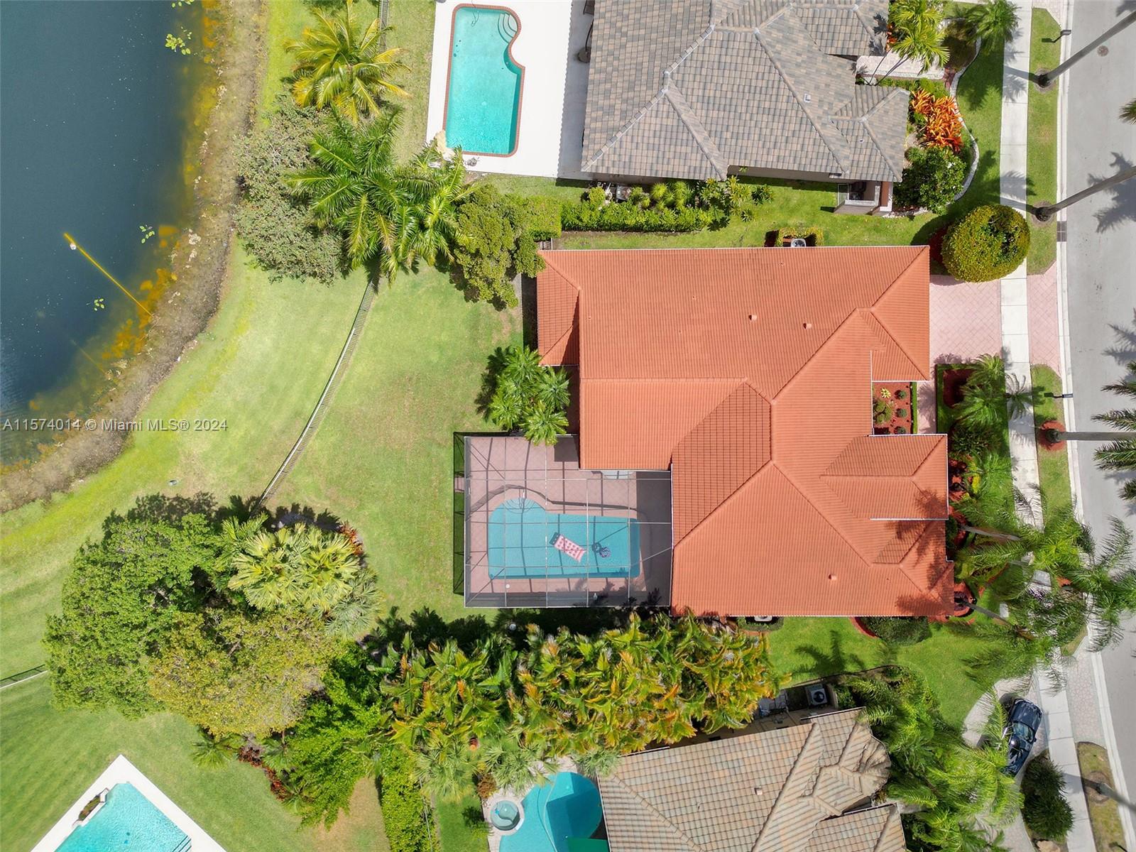 2523 Golf View Dr