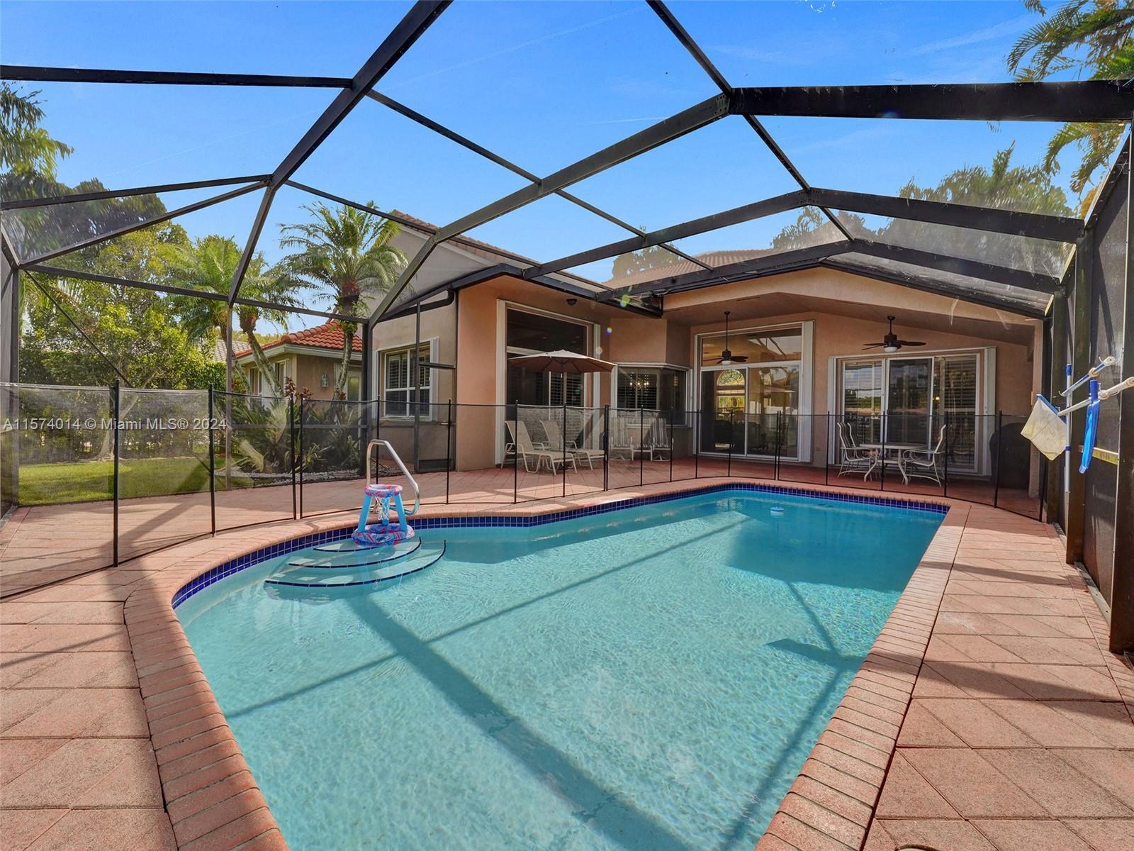 2523 Golf View Dr