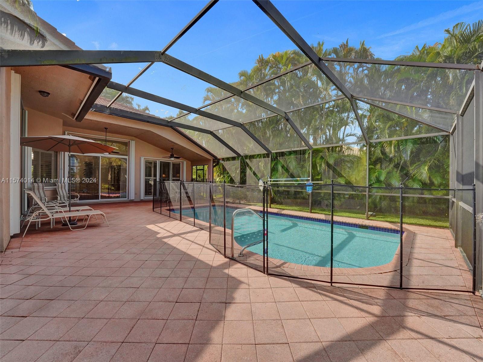 2523 Golf View Dr