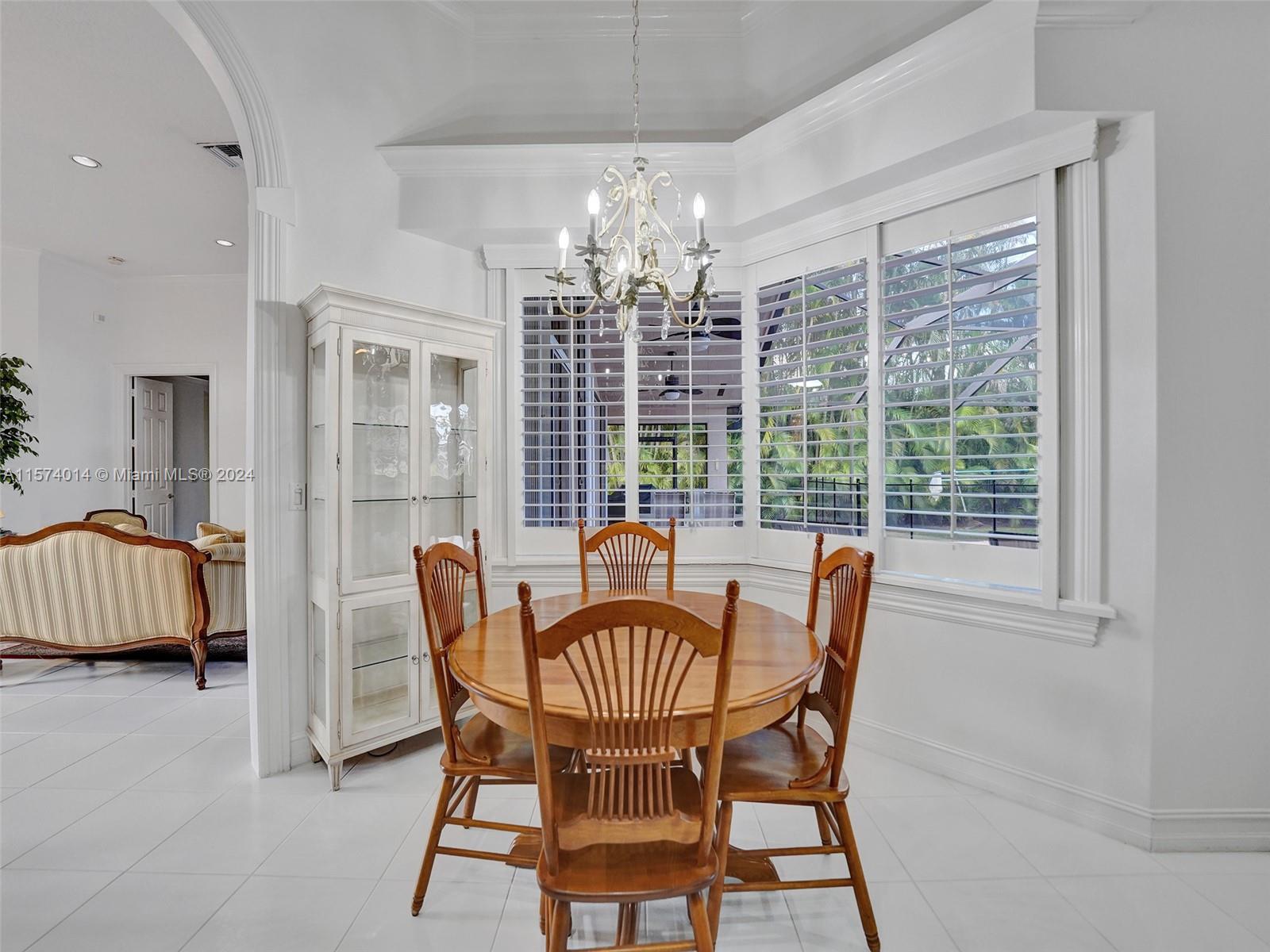 2523 Golf View Dr
