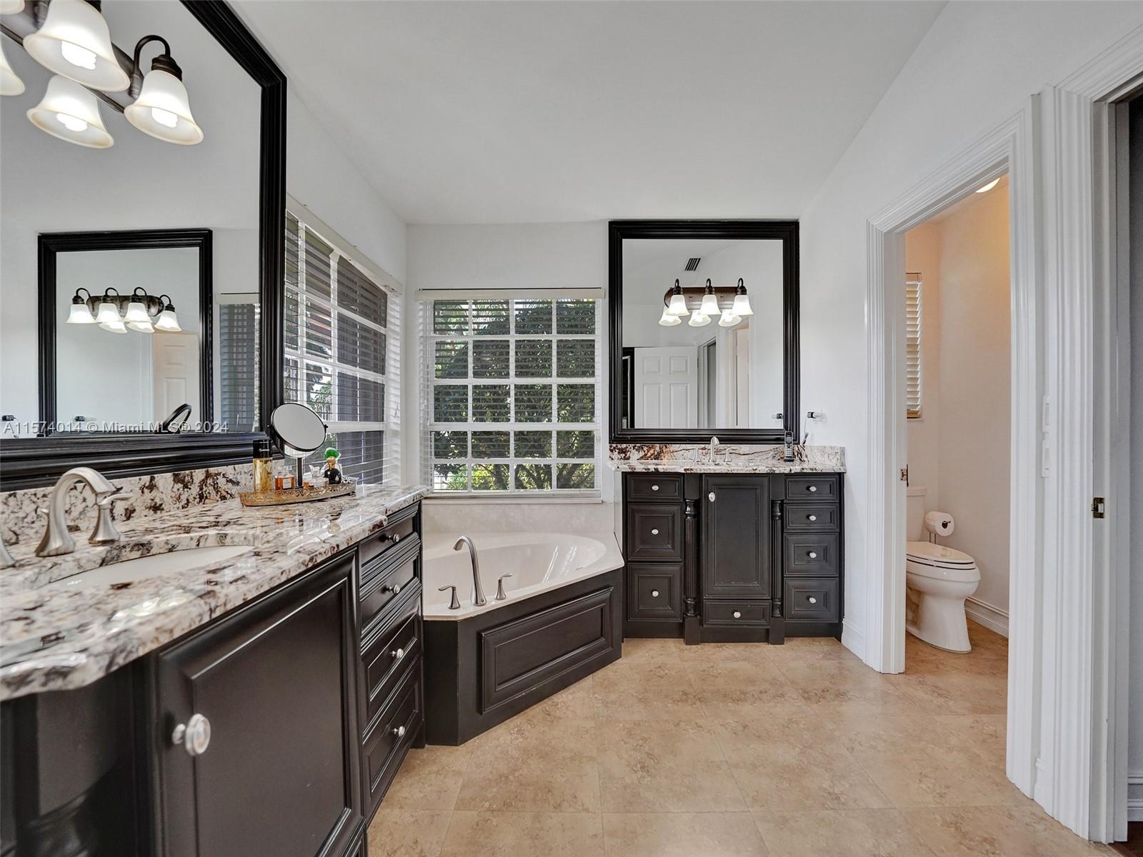 2523 Golf View Dr