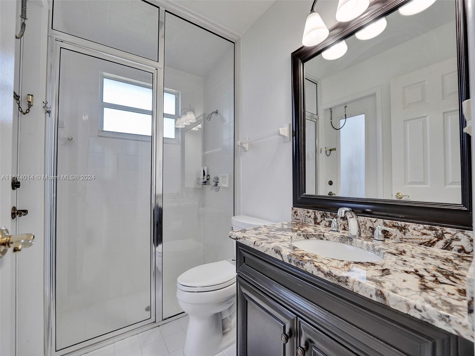 2523 Golf View Dr