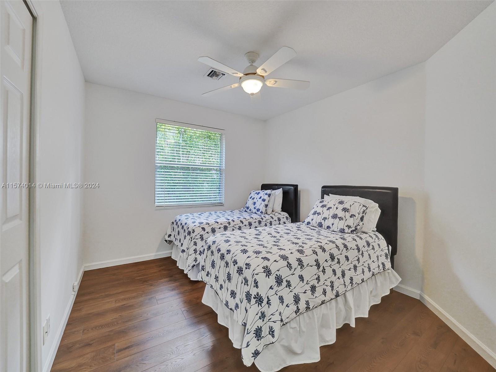 2523 Golf View Dr
