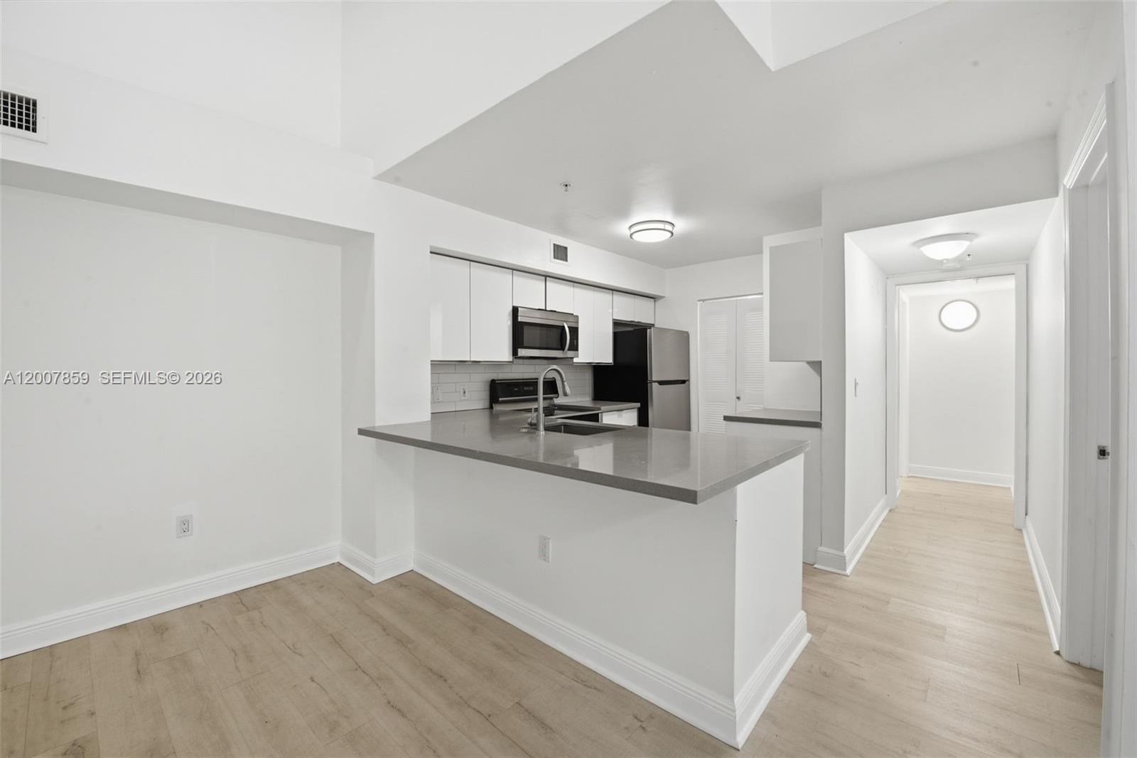 12124 Saint Andrews Pl # 201