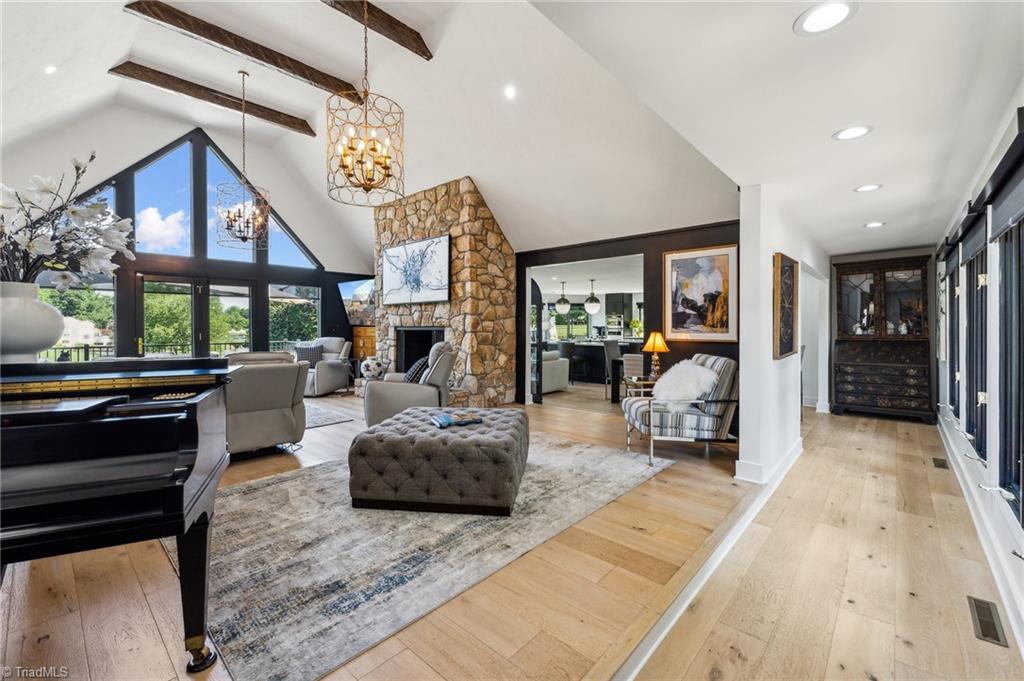 5302 Rockingham Road E