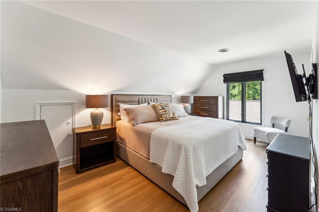 5302 Rockingham Road E