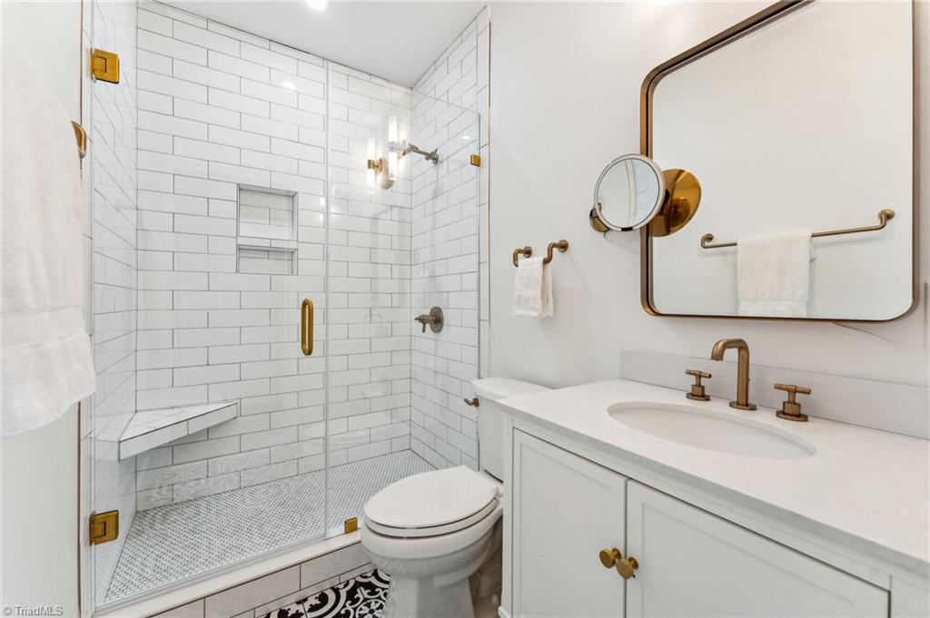 5302 Rockingham Road E