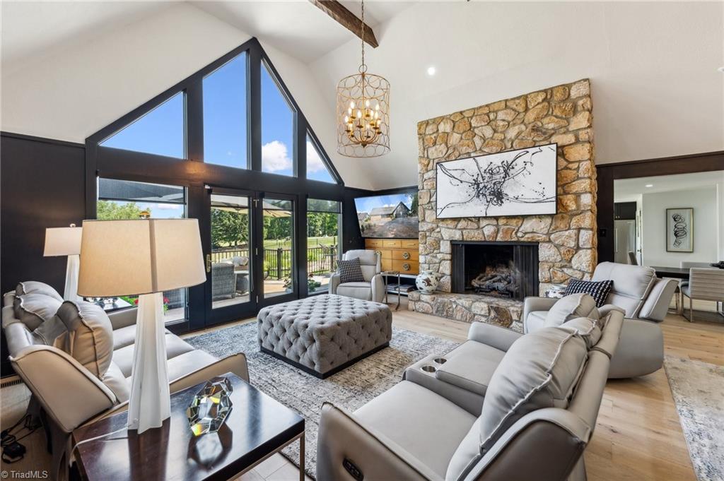 5302 Rockingham Road E